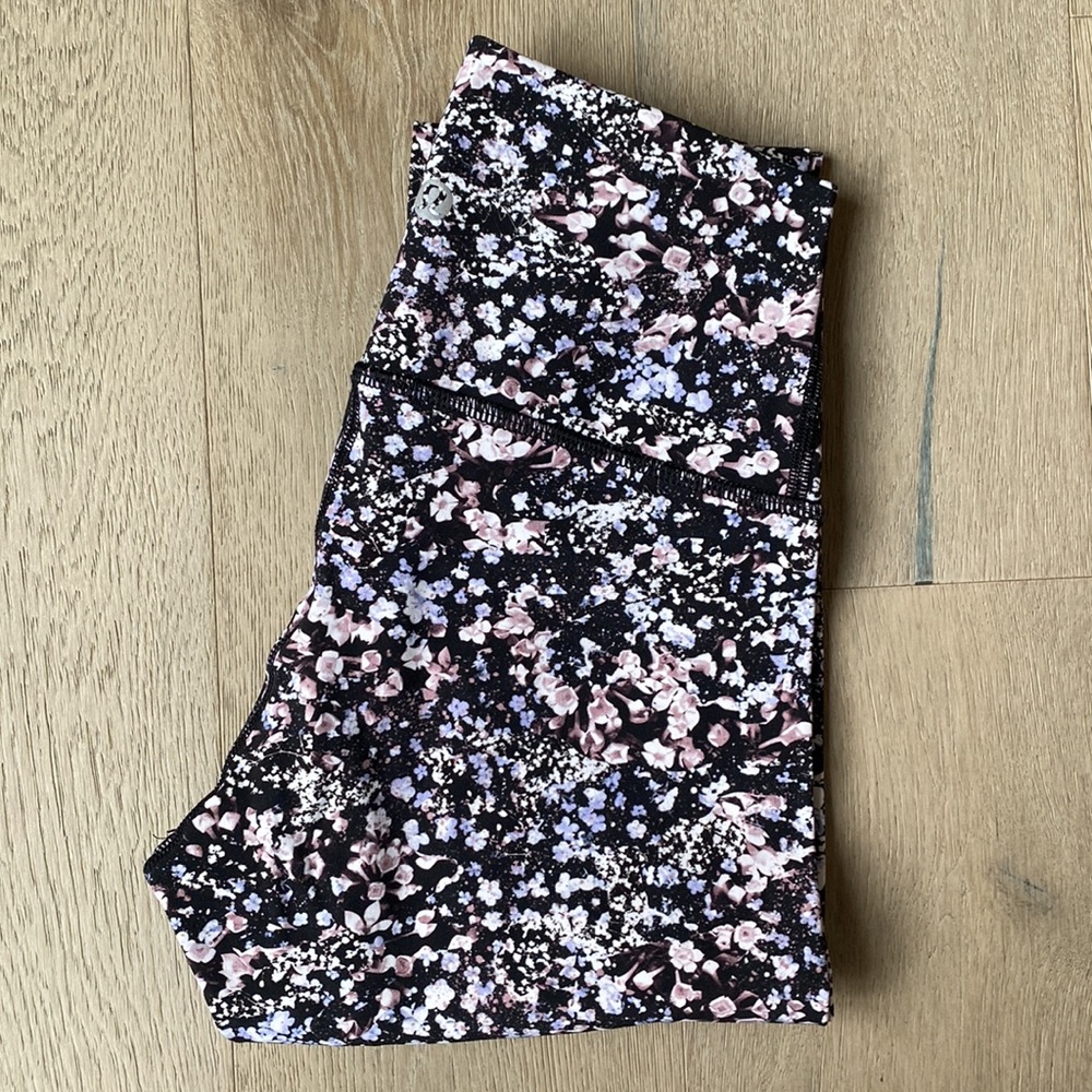 wunder under 28" luxtreme floral spritz multi size 2 lululemon euc